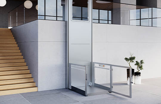 Primer uporabe dvigala za invalidske vozičke SIGMA